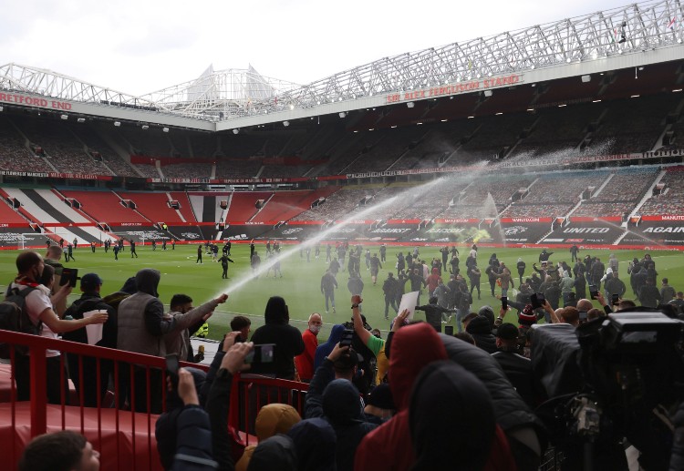 Premier League: sân Old Trafford sẽ phải tiến hành khử trùng trong 2 giờ phòng Covid-19 lẫn lắp lại các thiết bị